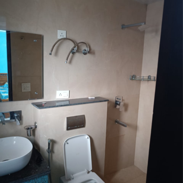 Bathroom in 3.5 BHK Villa at Sector 21 – for Rent