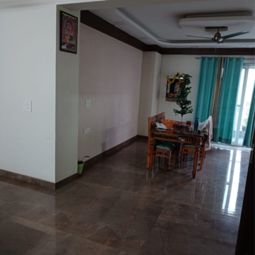 Room in 3.5 BHK Villa at Sector 21 – for Rent