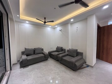 Living Room in 2 BHK Builder Floor at Sector 51 – for Rent