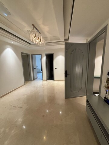 Building Lobby in 5 BHK Builder Floor at Sector 51 – for Rent
