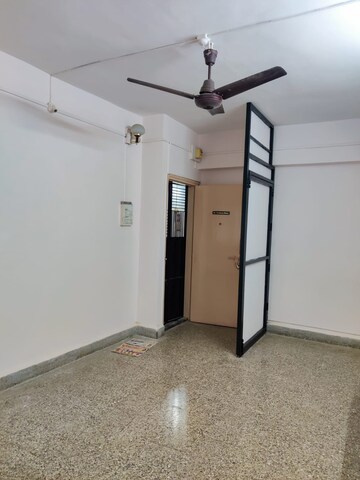 Room in 1 BHK Apartment at Rupali CHS Kothrud, Kothrud – for Rent
