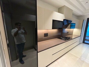 Furnished Amenities in 3 BHK Builder Floor at Sector 46 – for Rent