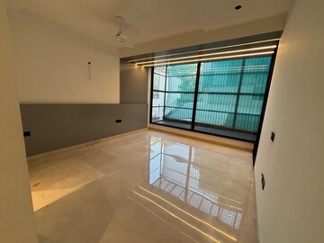 Room in 3 BHK Builder Floor at Sector 46 – for Rent