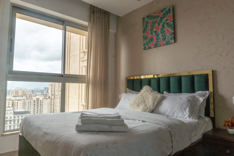 Bedroom, hiranandani-regent-hill 1 Bedroom 379 Sq.Ft. Apartment In Powai Mumbai 8533824