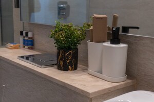 Furnished Amenities in 1 BHK Apartment at Hiranandani Regent Hill, Powai – for Sale