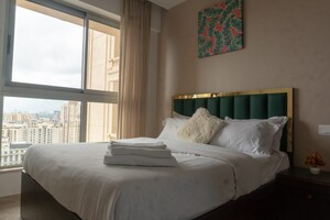 Bedroom in 1 BHK Apartment at Hiranandani Regent Hill, Powai – for Sale