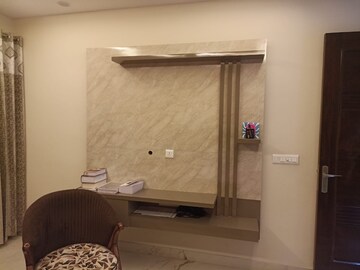 Furnished Amenities in 2 BHK Apartment at Spire Wood, Sector 46 – for Rent