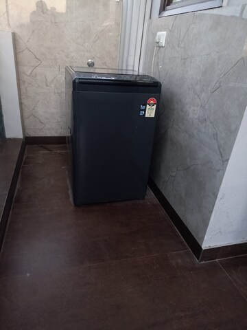 Room in 2 BHK Apartment at Spire Wood, Sector 46 – for Rent