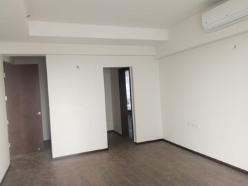 Room in 4 BHK Apartment at ATS Triumph, Sector 104 – for Rent