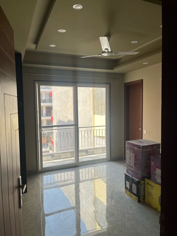 Room in 3 BHK Builder Floor at Sector 47 – for Rent
