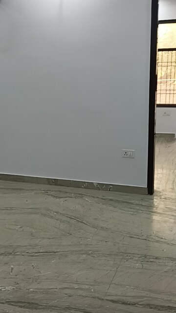 Room in 2.5 BHK Builder Floor at Ashok Nagar – for Rent