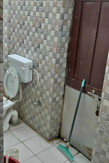 Bathroom in 2 BHK Independent House at Aliganj – for Rent