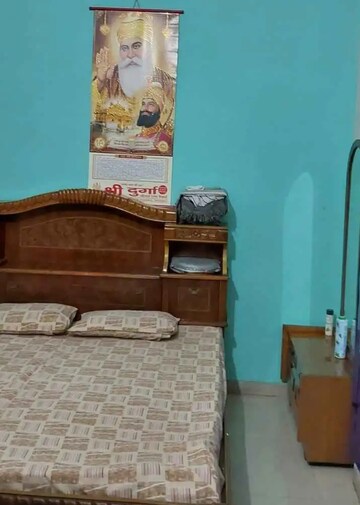 Furnished Amenities in 2 BHK Independent House at Aliganj – for Rent