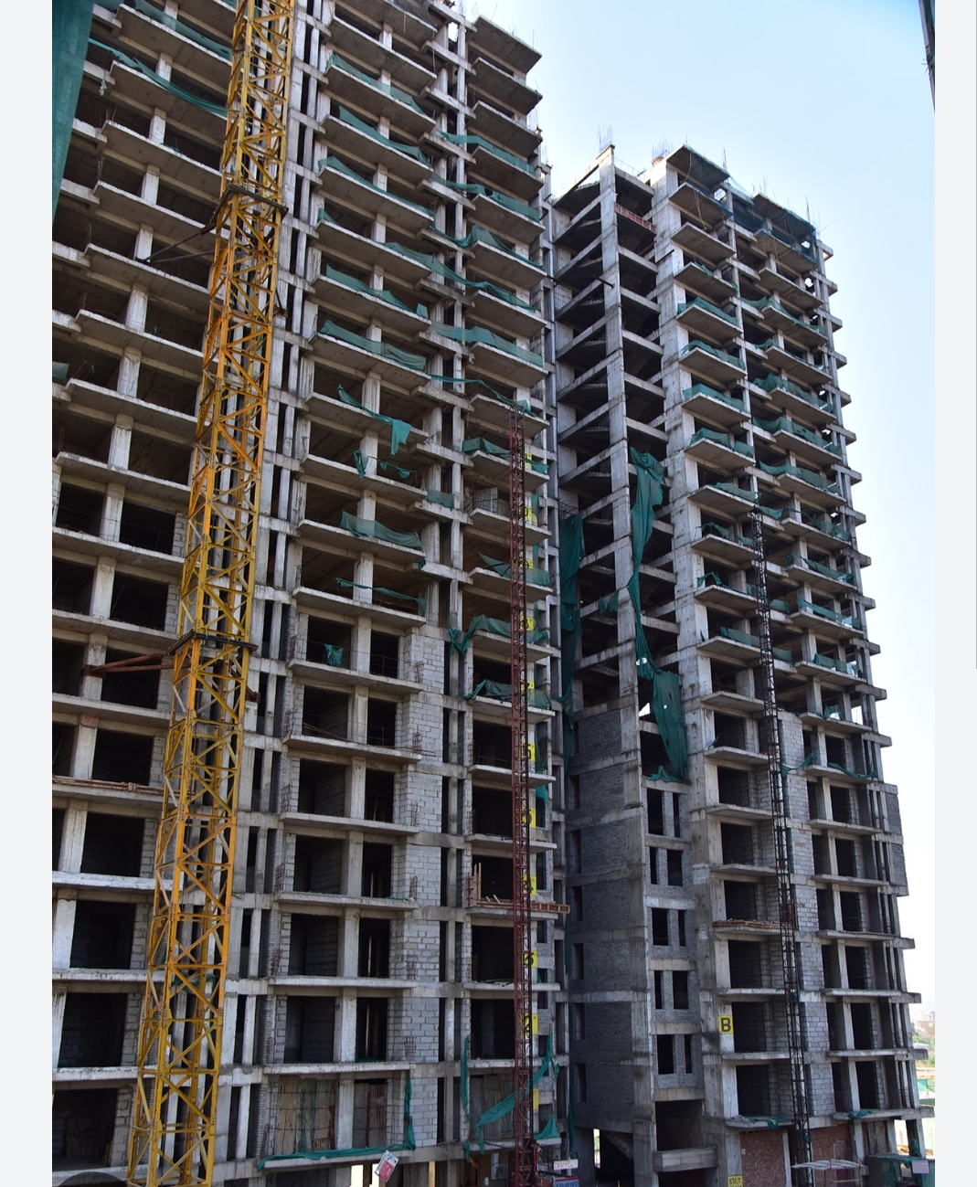 3 BHK + Servant Room Apartment For Sale in Grand Omaxe