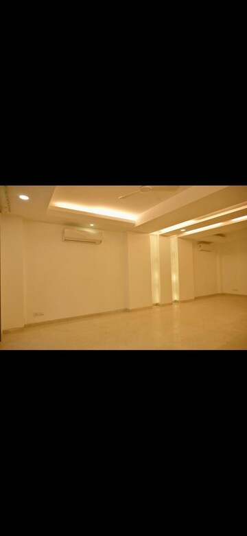 Room in 4 BHK Builder Floor at Greater Kailash ii – for Rent