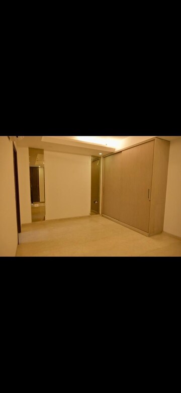 Room in 4 BHK Builder Floor at Greater Kailash ii – for Rent