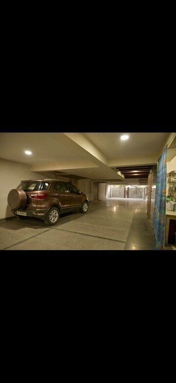 Parking in 4 BHK Builder Floor at Greater Kailash ii – for Rent