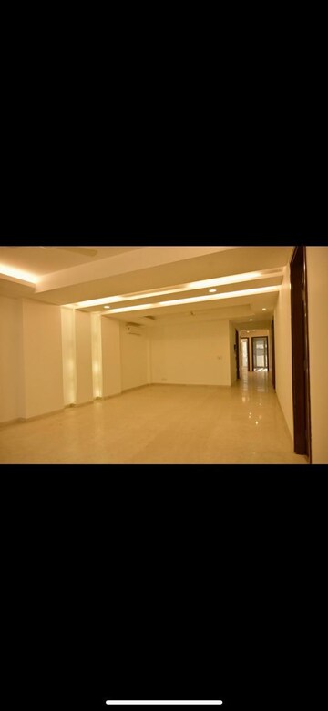 Room in 4 BHK Builder Floor at Greater Kailash ii – for Rent