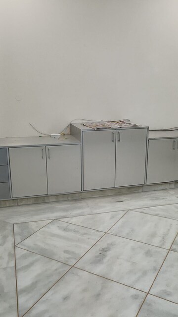 Room in 4 BHK Builder Floor at Vasant Vihar – for Rent