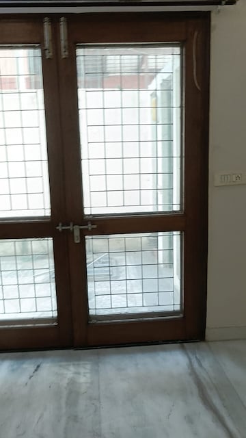 Room in 4 BHK Builder Floor at Vasant Vihar – for Rent