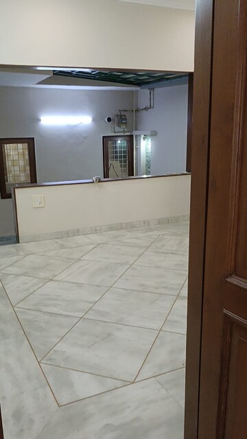 Room in 4 BHK Builder Floor at Vasant Vihar – for Rent