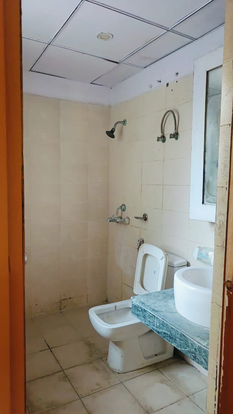 Bathroom, bptp-park-81 3 Bedroom 1712 Sq.Ft. Apartment In Sector 81 Faridabad 8534089