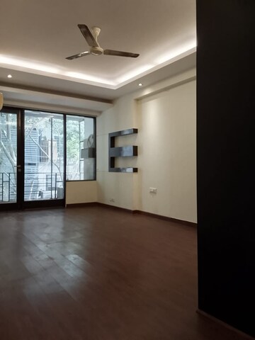 Room in 3.5 BHK Builder Floor at Vasant Vihar – for Rent