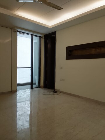 Room in 3.5 BHK Builder Floor at Vasant Vihar – for Rent