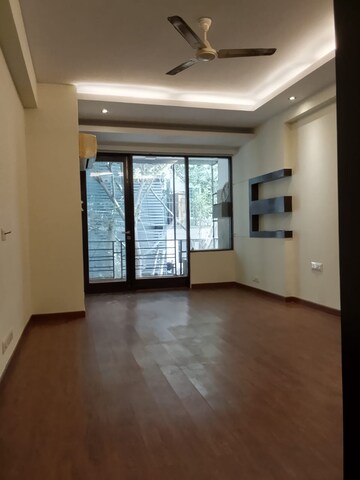 Room in 3.5 BHK Builder Floor at Vasant Vihar – for Rent