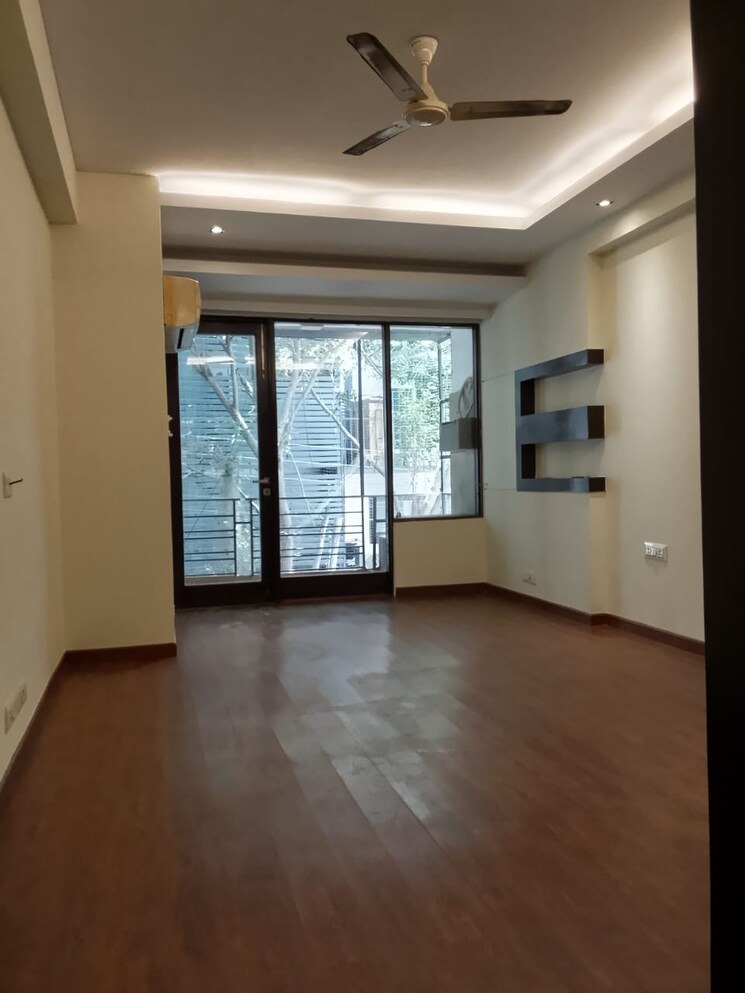 Room, vasant vihar 3.5 Bedroom 400 Sq.Yd. Builder Floor In Vasant Vihar Delhi 8534168