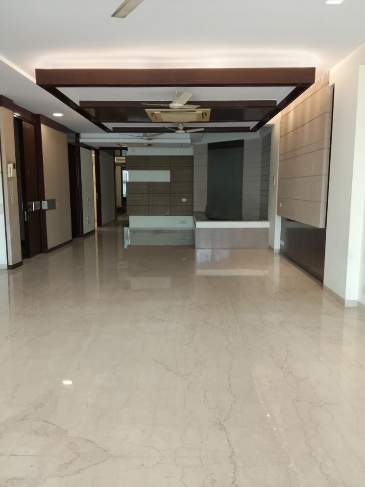 Room, vasant vihar 3.5 Bedroom 400 Sq.Yd. Builder Floor In Vasant Vihar Delhi 8534168