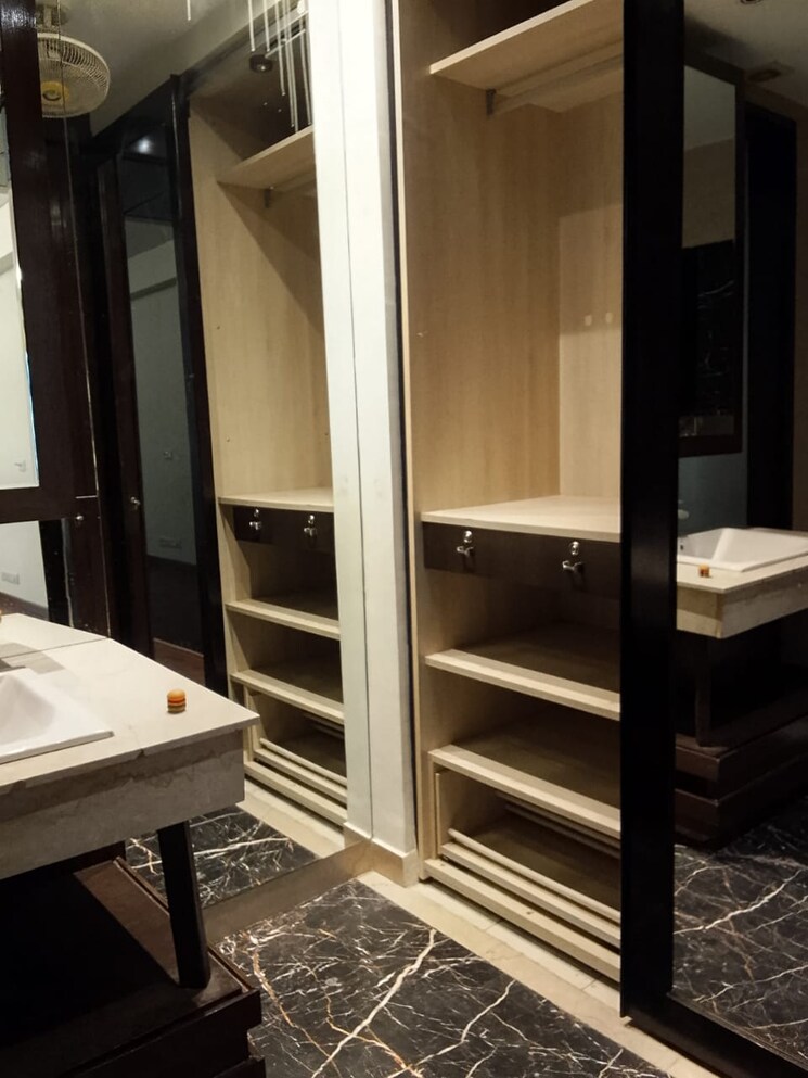 Bathroom, vasant vihar 3.5 Bedroom 400 Sq.Yd. Builder Floor In Vasant Vihar Delhi 8534168