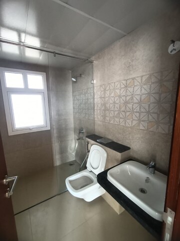 Bathroom in 3 BHK Apartment at Prestige Fairfield, Rmv 2nd Stage – for Sale