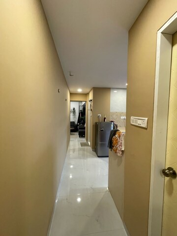 Room in 1 BHK Apartment at Khar West – for Rent
