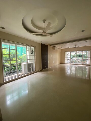 Parking in 3 BHK Apartment at Khar West – for Rent