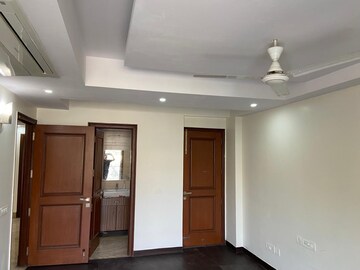 Room in 4 BHK Builder Floor at Safdarjang Enclave – for Rent