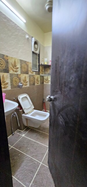 Furnished Amenities in 3 BHK Apartment at Vishnu Vihar CHS, Gultekdi – for Sale