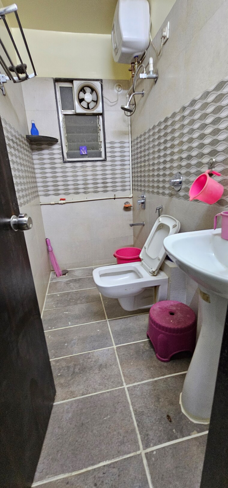 Master Bedroom, vishnu-vihar-chs 3 Bedroom 1700 Sq.Ft. Apartment In Gultekdi Pune 8534389