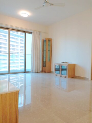 Room in 3 BHK Apartment at Santacruz West – for Sale