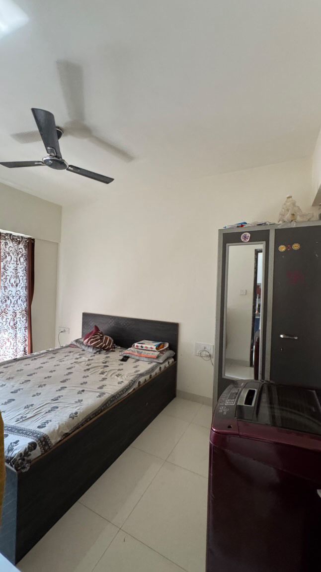 2 BHK + Pooja Room,Study Room Apartment For Sale in Shreejee Mrugarchana CHS