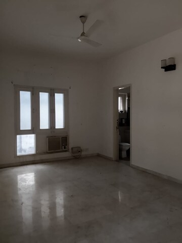 Room in 5 BHK Villa at Vasant Vihar – for Sale