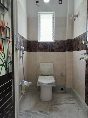 Bathroom in 3 BHK Apartment at Thakurpukur – for Sale