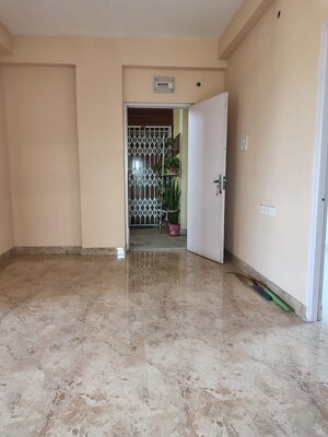 Room in 3 BHK Apartment at Thakurpukur – for Sale