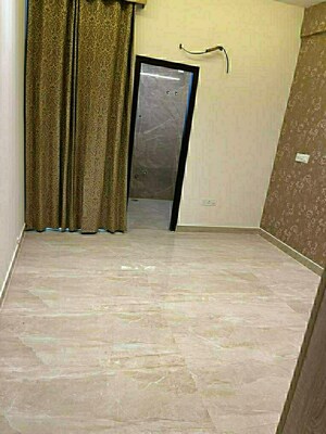 Room in 3 BHK Builder Floor at APS Platinum Towers, Pir Machalla – for Sale