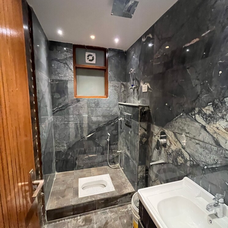 Bathroom, chattarpur 4 Bedroom 1800 Sq.Ft. Builder Floor In Chattarpur Delhi 8534667