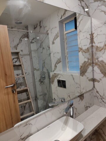 Team Area in 2 BHK Apartment at Bandra West – for Rent