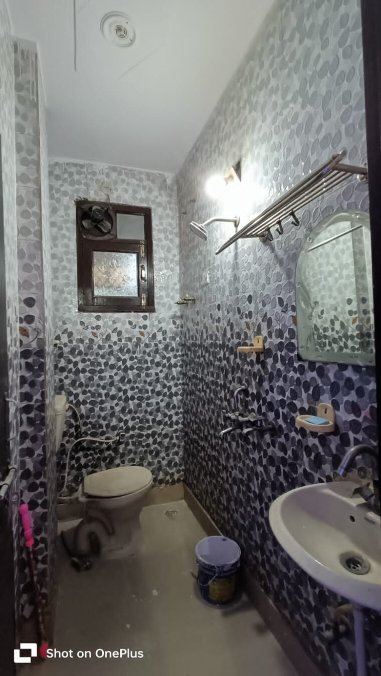 Bathroom, uttam nagar 1 Bedroom 40 Sq.Yd. Builder Floor In Uttam Nagar Delhi 8534687