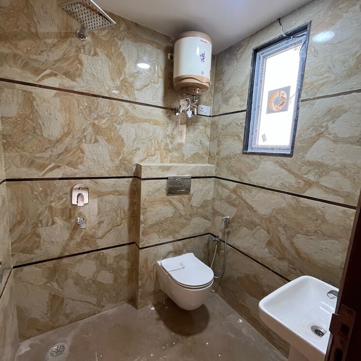 Bathroom, chattarpur 3 Bedroom 1200 Sq.Ft. Builder Floor In Chattarpur Delhi 8534754
