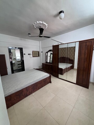 Bedroom in 2 BHK Apartment at Westin Karmayog CHS, Andheri West – for Rent