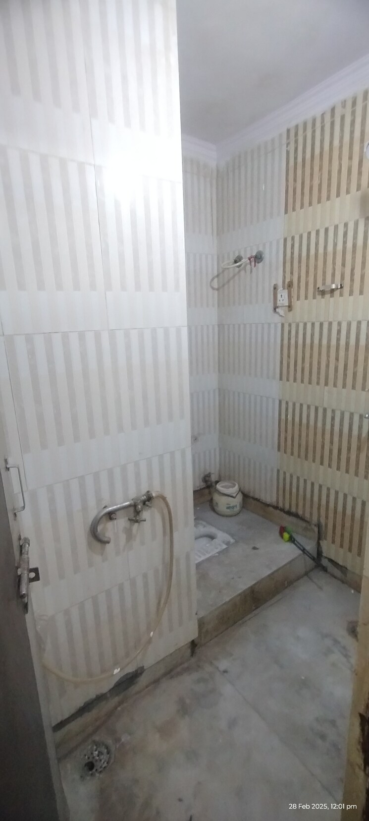 Bathroom, vishwas park 2 Bedroom 50 Sq.Yd. Builder Floor In Vishwas Park Delhi 8534762